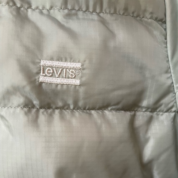 Levi’s NWT Sz Med Edie packable jacket; lightweight, synthetic down puffer - Picture 12 of 14